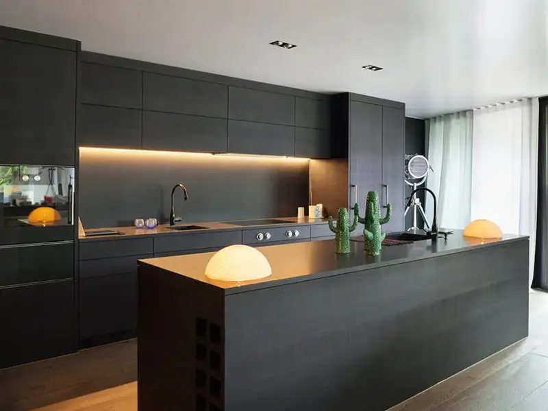black kitchen cabinets