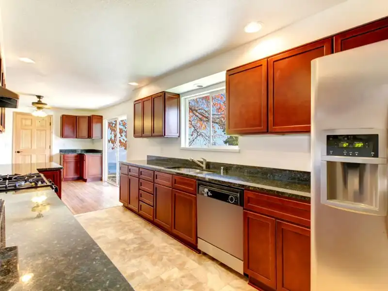 red oak kitchen cabinets
